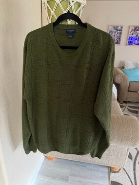 Dockers Men's Olive Green Crewneck Pullover Sweater